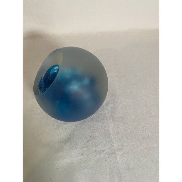 Two Dolphins inside Frosted glass paperweight - Picture 3 of 6